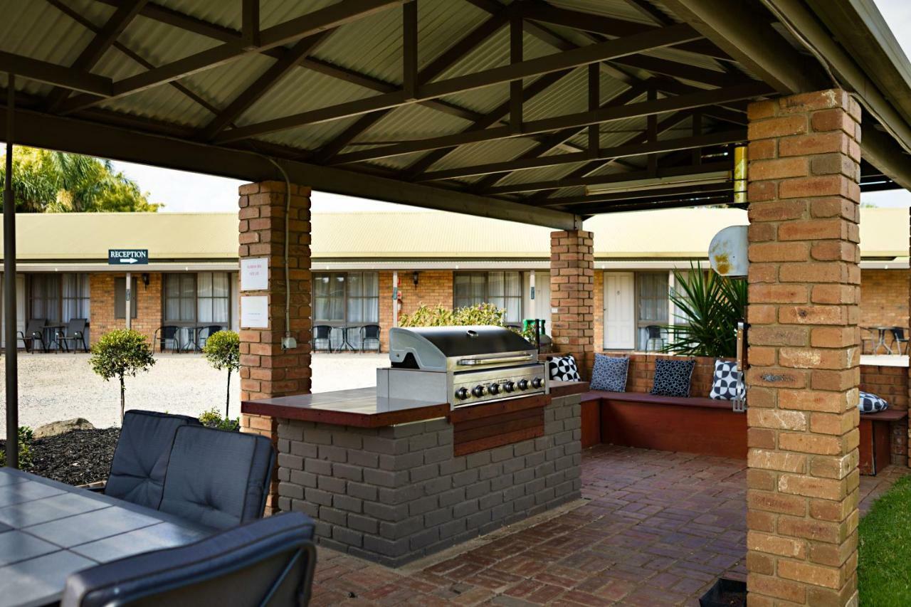 Statesman Motor Inn Corowa Exterior photo