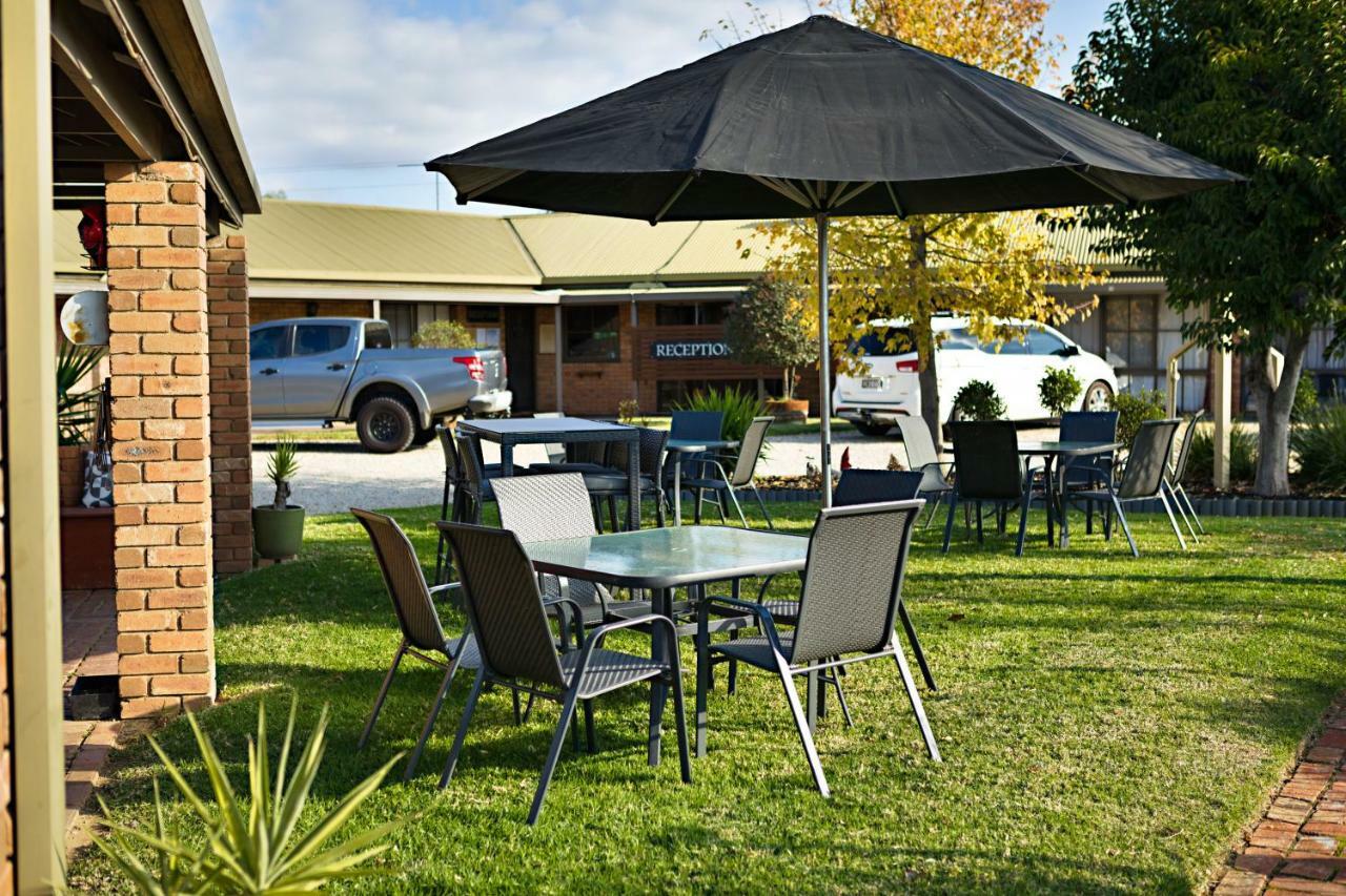 Statesman Motor Inn Corowa Exterior photo