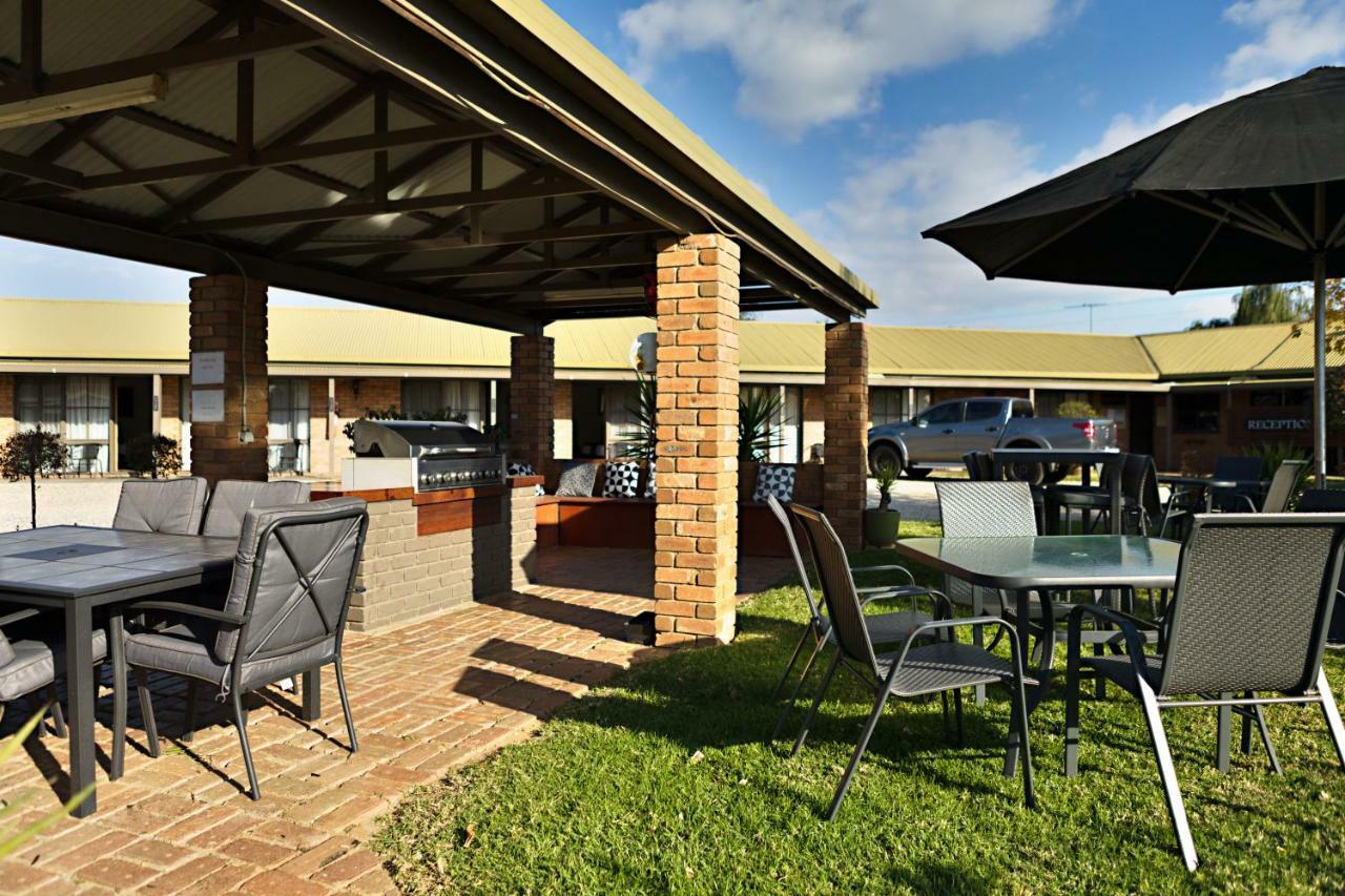 Statesman Motor Inn Corowa Exterior photo