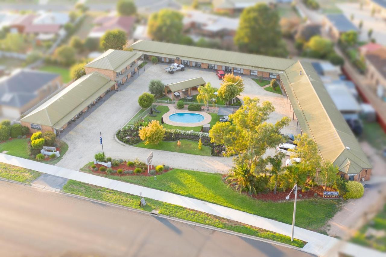 Statesman Motor Inn Corowa Exterior photo